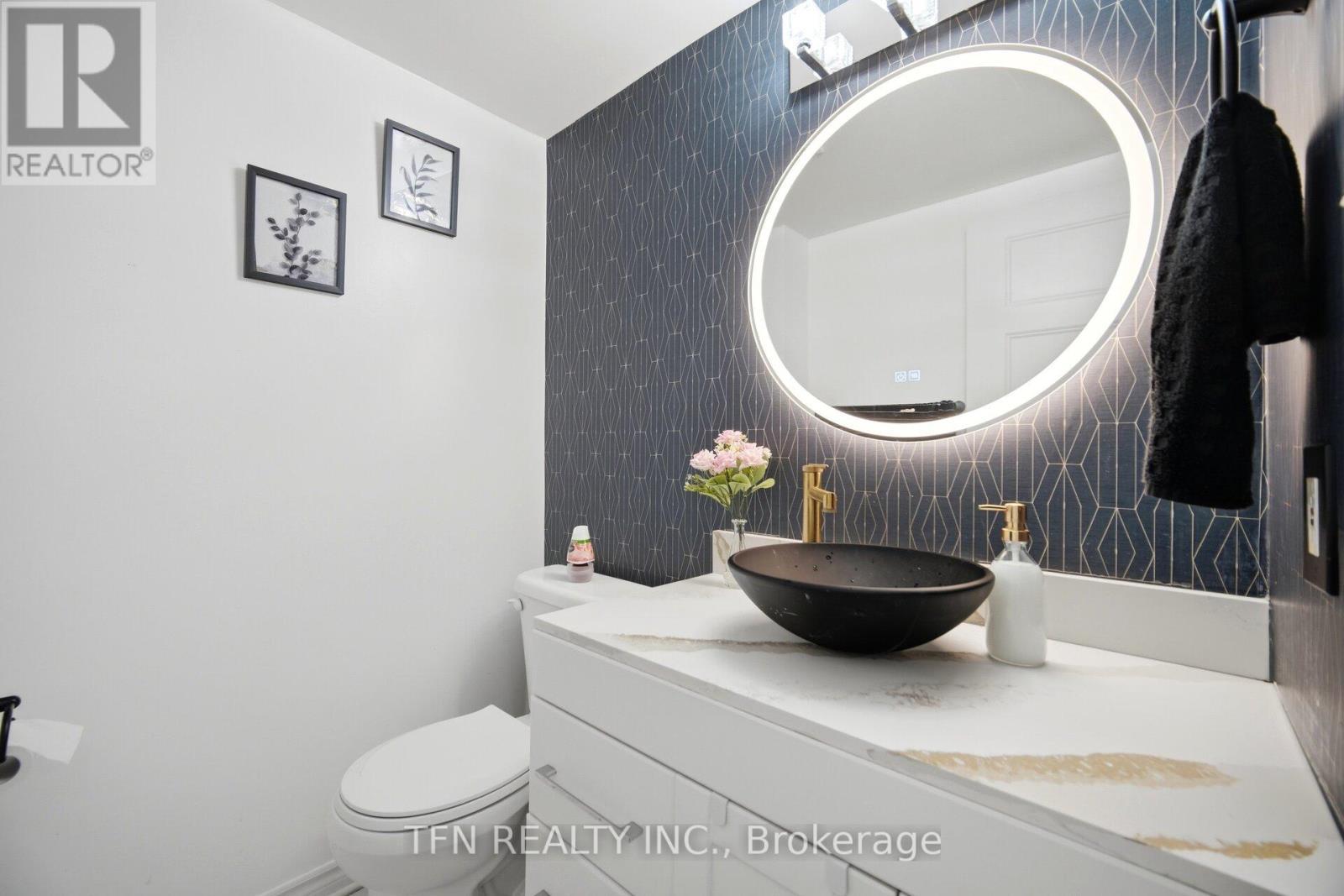123 Brickyard Way, Brampton, ON - Indoor Photo Showing Bathroom