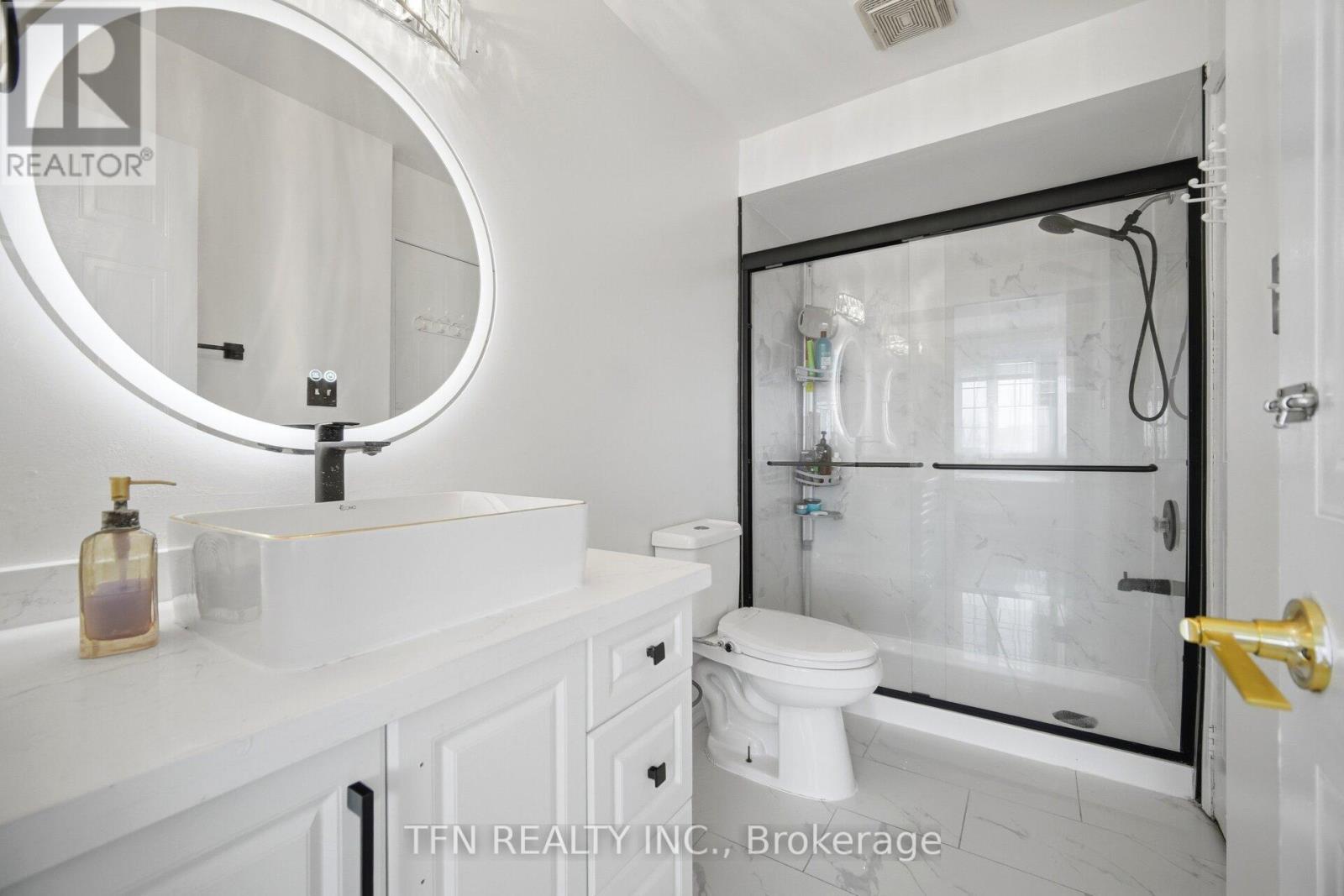123 Brickyard Way, Brampton, ON - Indoor Photo Showing Bathroom