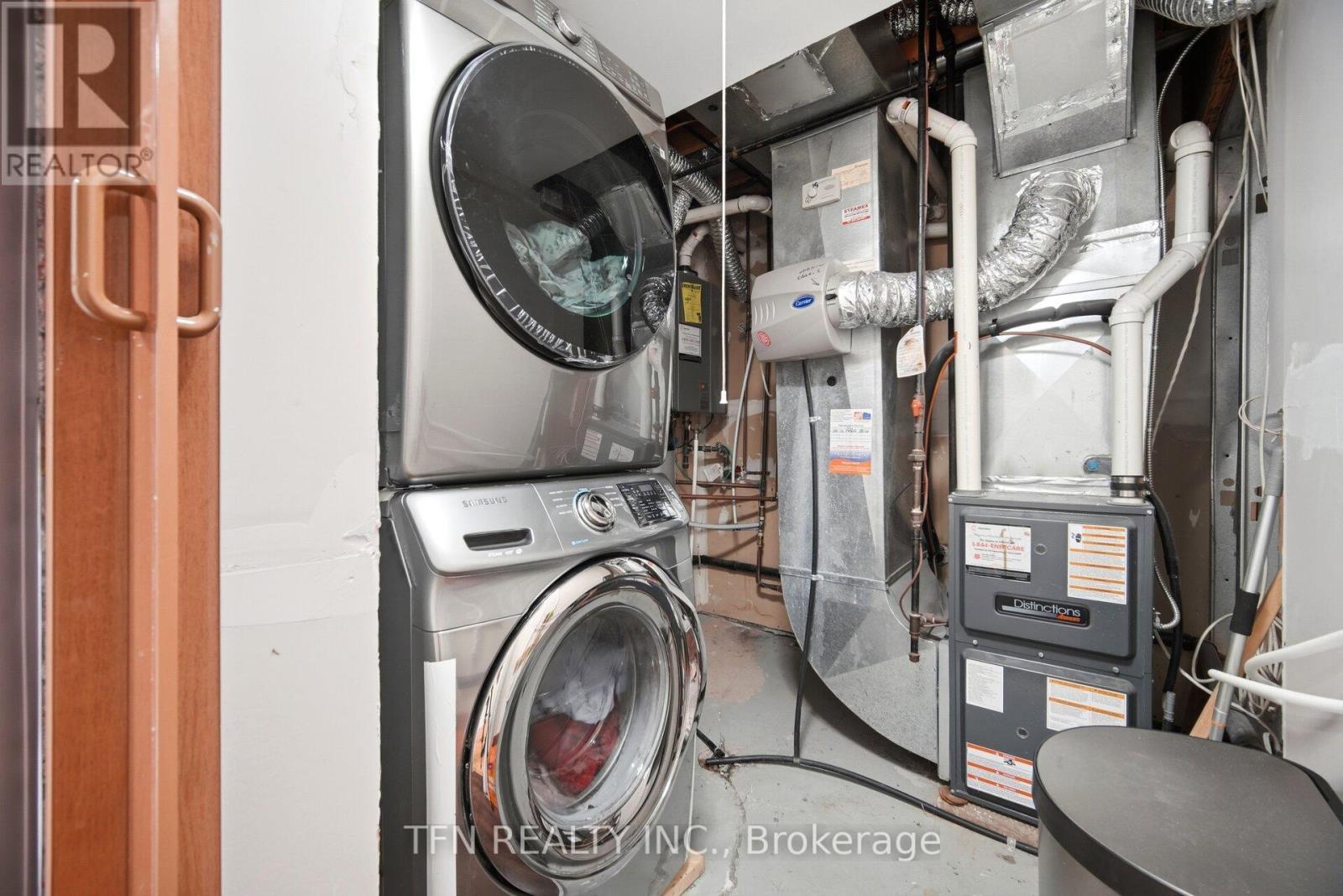 123 Brickyard Way, Brampton, ON - Indoor Photo Showing Laundry Room