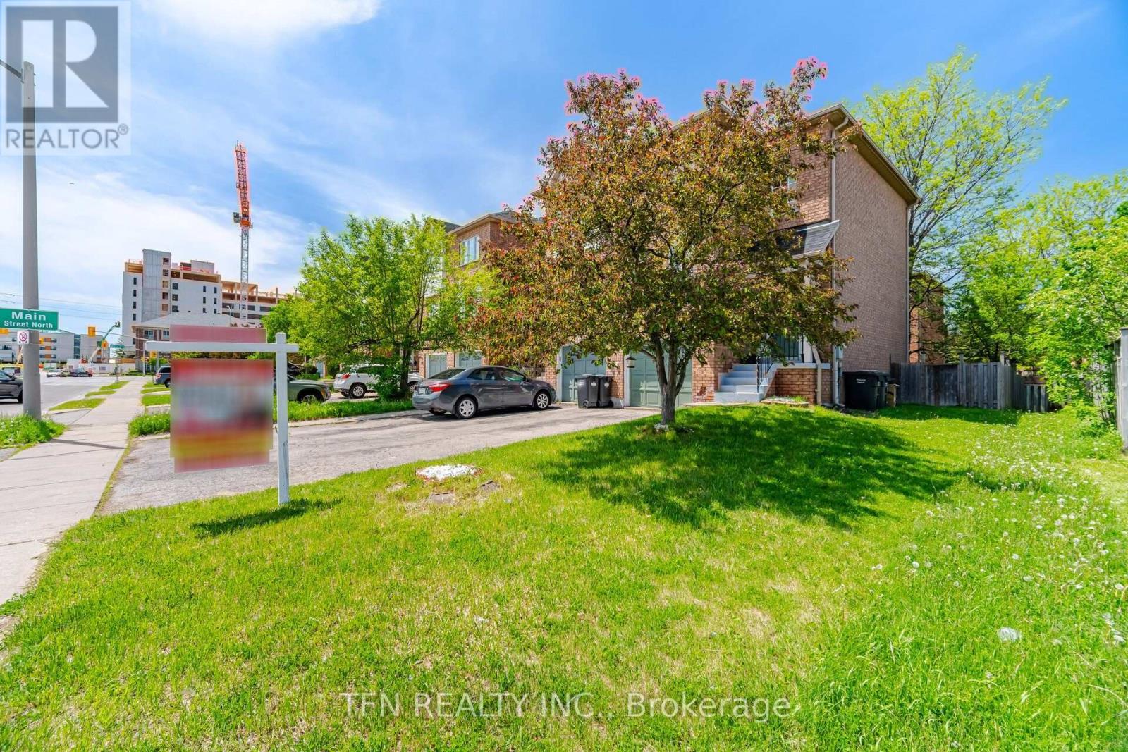 123 Brickyard Way, Brampton, ON - Outdoor