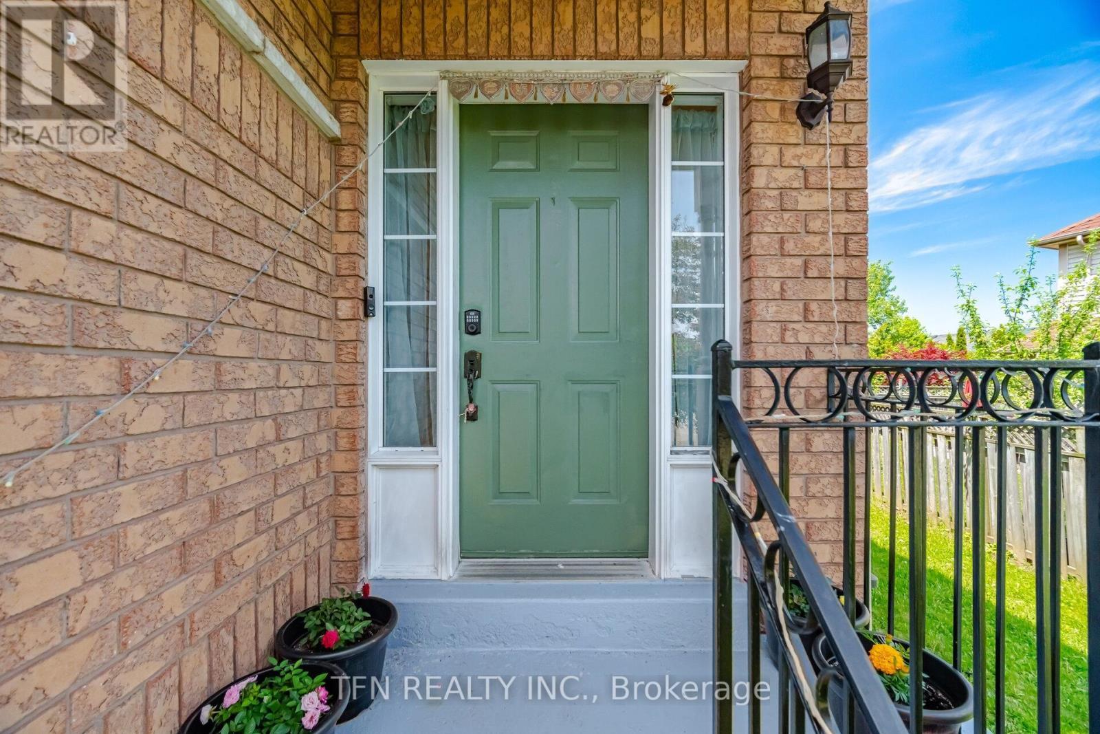 123 Brickyard Way, Brampton, ON - Outdoor With Exterior