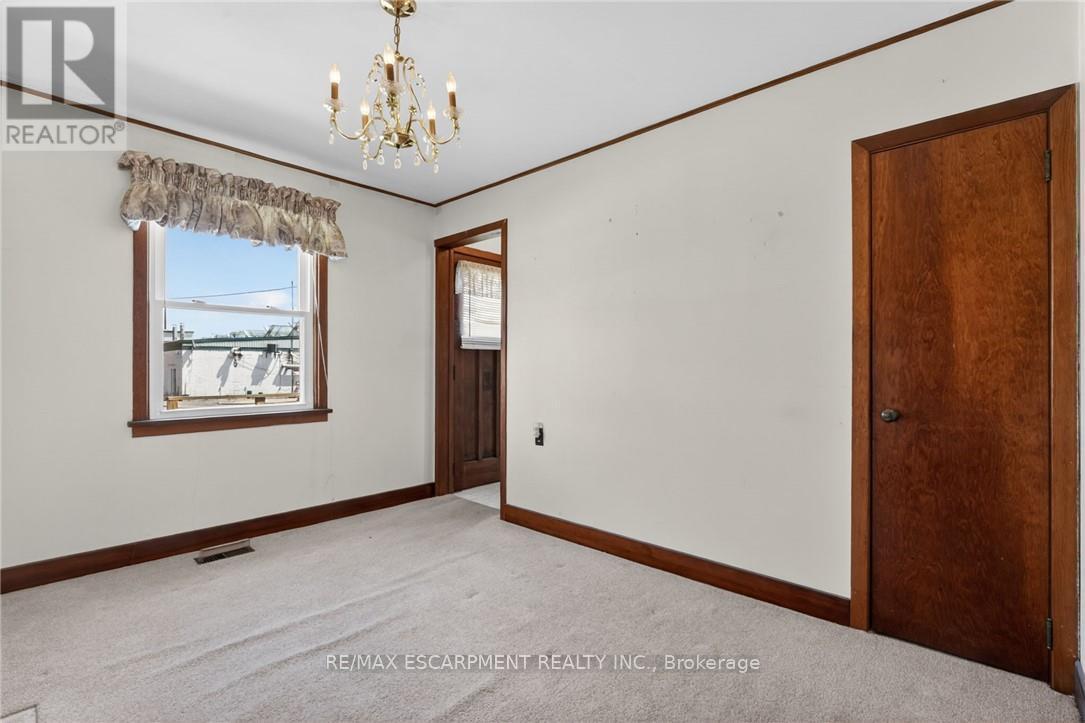 2883 South Grimsby Rd 10, Grimsby, ON - Indoor Photo Showing Other Room