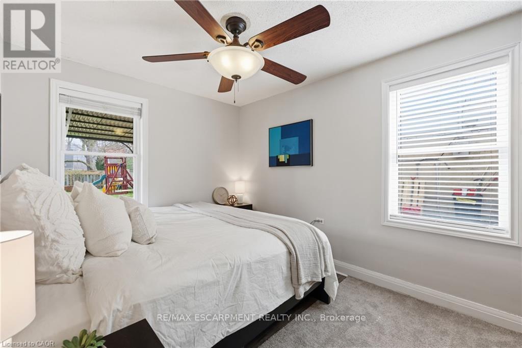 2074 Churchill Avenue, Burlington, ON - Indoor Photo Showing Bedroom
