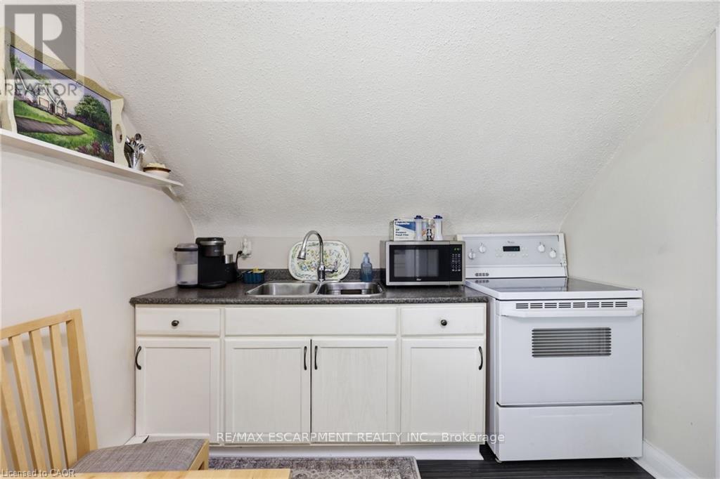 2074 Churchill Avenue, Burlington, ON - Indoor Photo Showing Kitchen With Double Sink