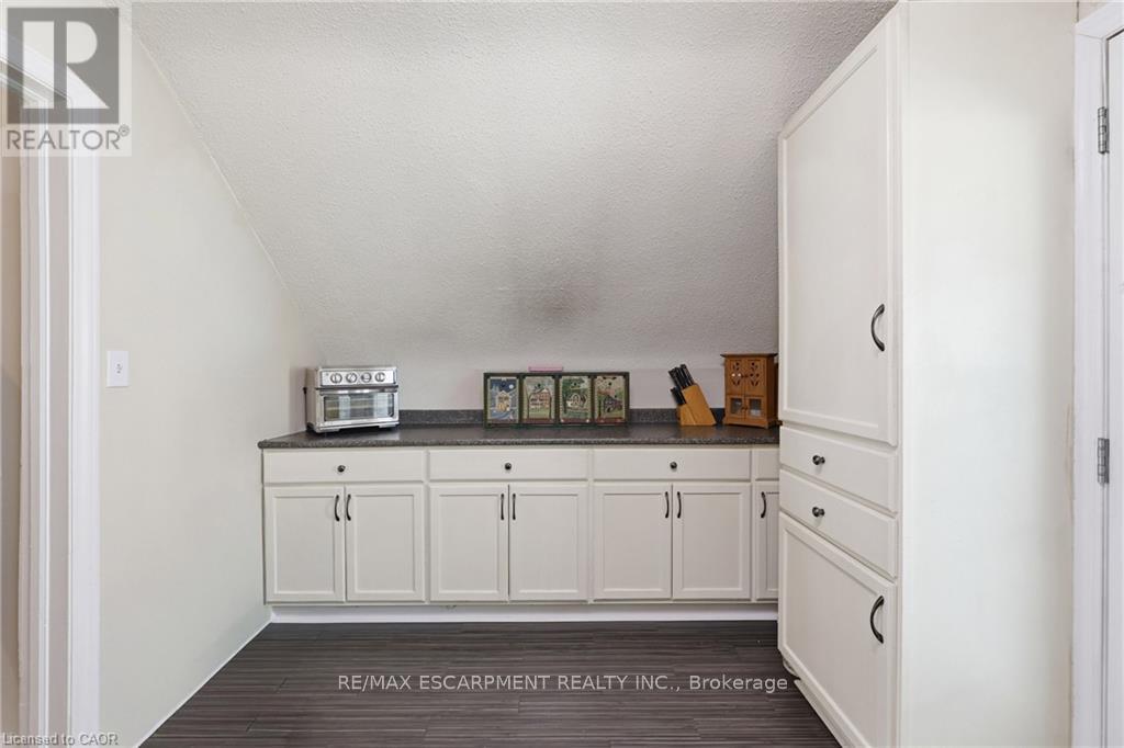 2074 Churchill Avenue, Burlington, ON - Indoor Photo Showing Other Room