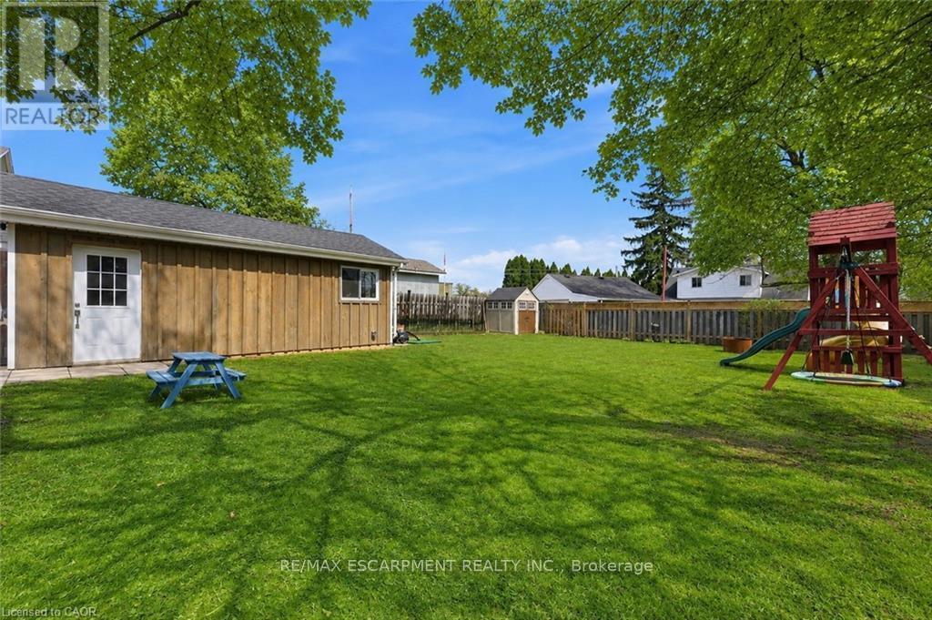 2074 Churchill Avenue, Burlington, ON - Outdoor