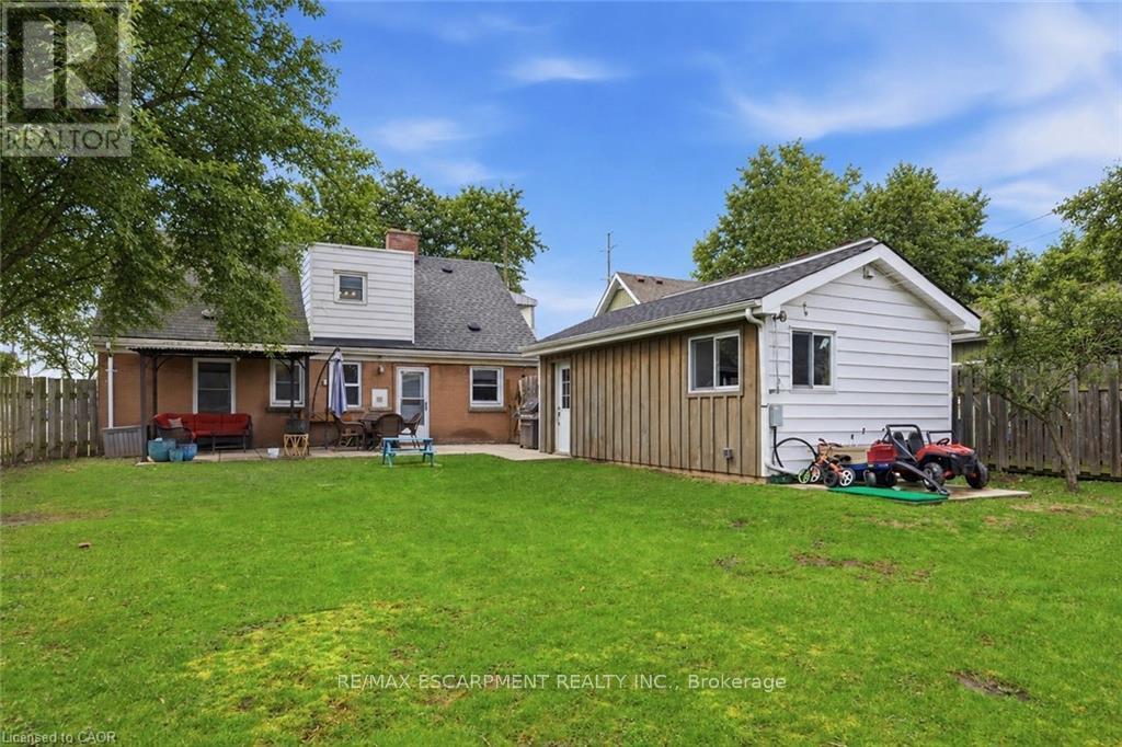 2074 Churchill Avenue, Burlington, ON - Outdoor