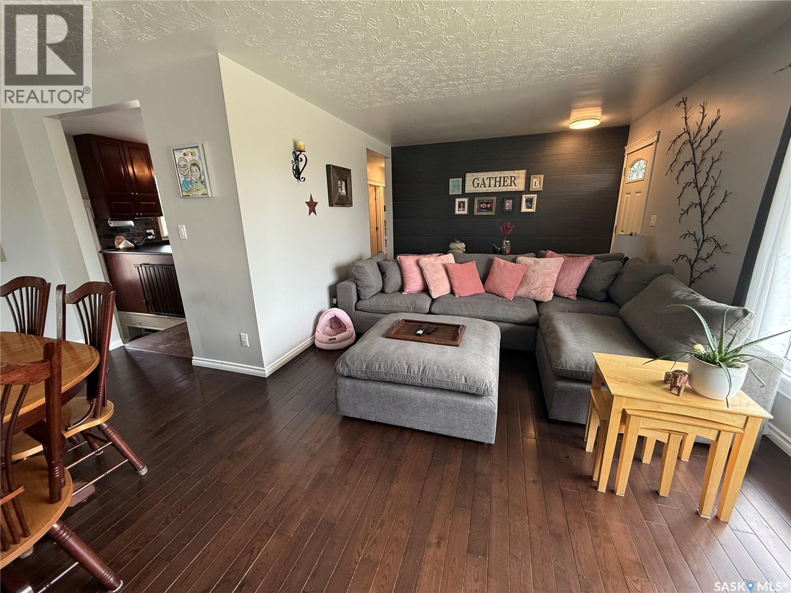 1920 Dyer Road, Estevan, SK - Indoor Photo Showing Living Room