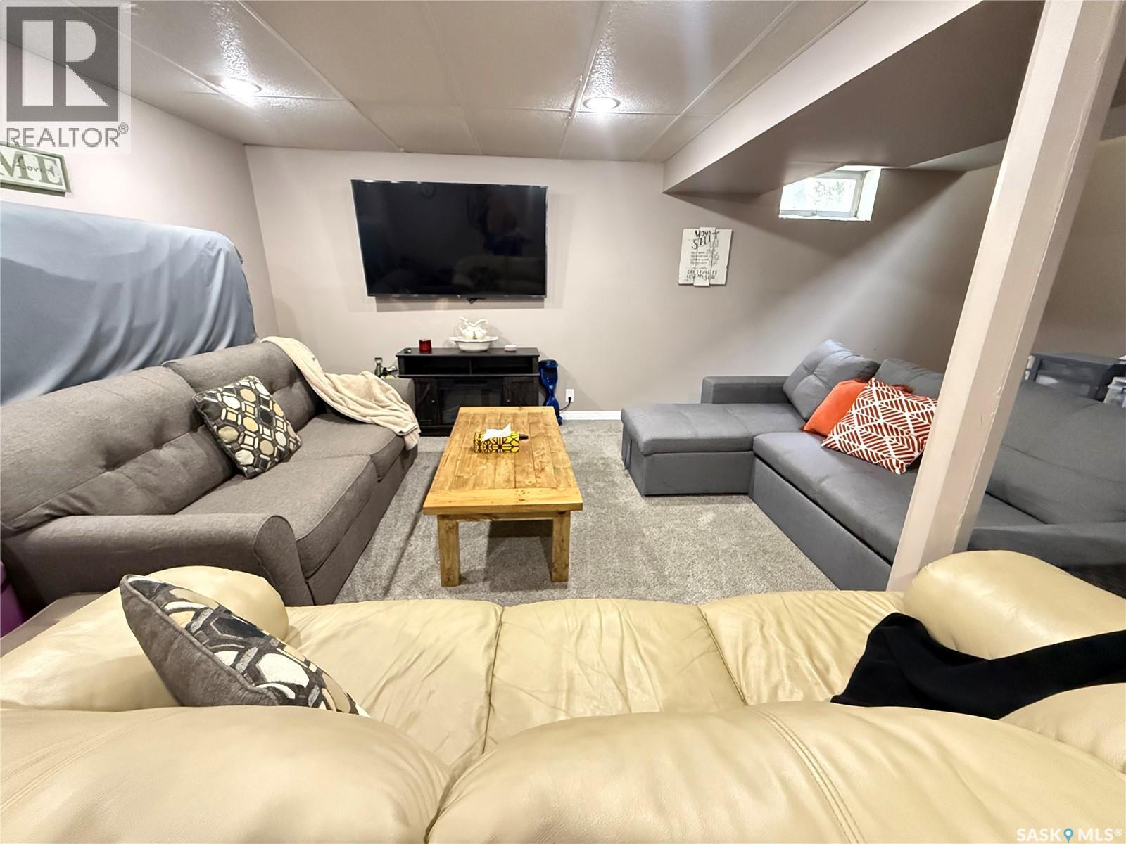1920 Dyer Road, Estevan, SK - Indoor
