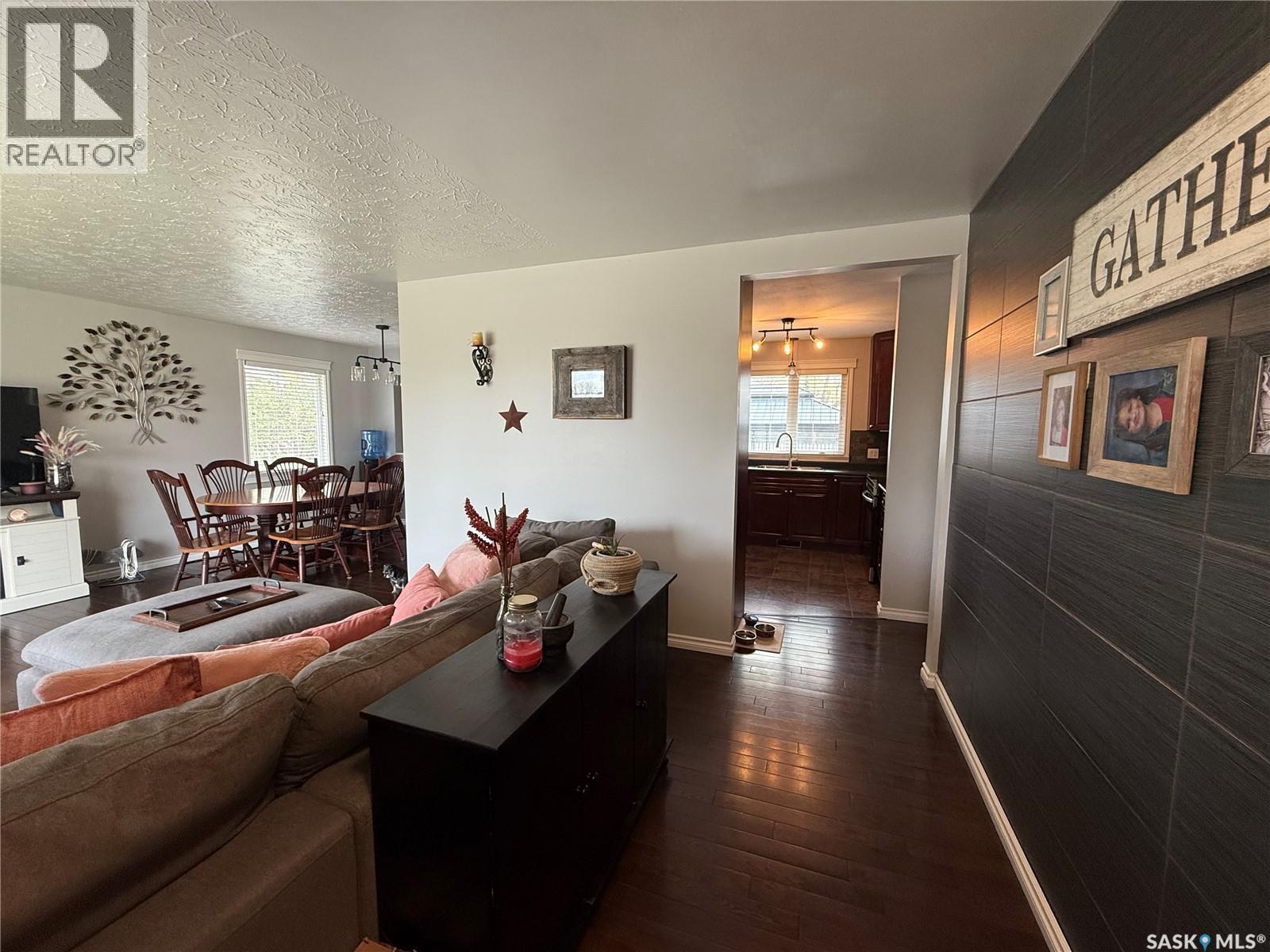 1920 Dyer Road, Estevan, SK - Indoor Photo Showing Living Room