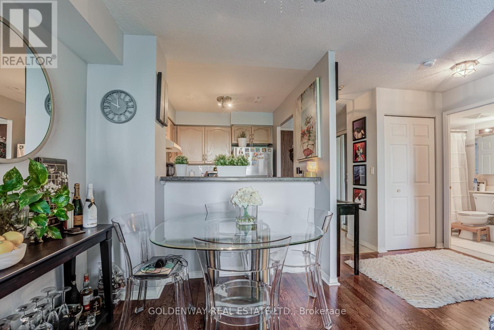 402 - 18 Pemberton Avenue, Toronto, ON - Indoor Photo Showing Dining Room