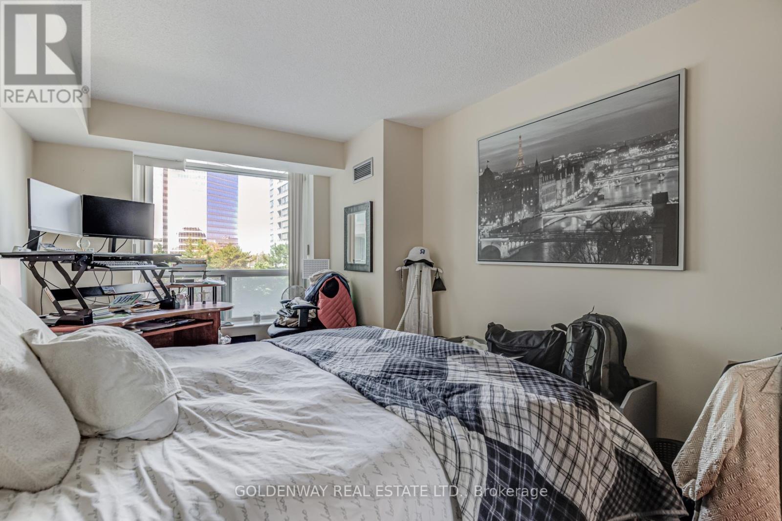 402 - 18 Pemberton Avenue, Toronto, ON - Indoor