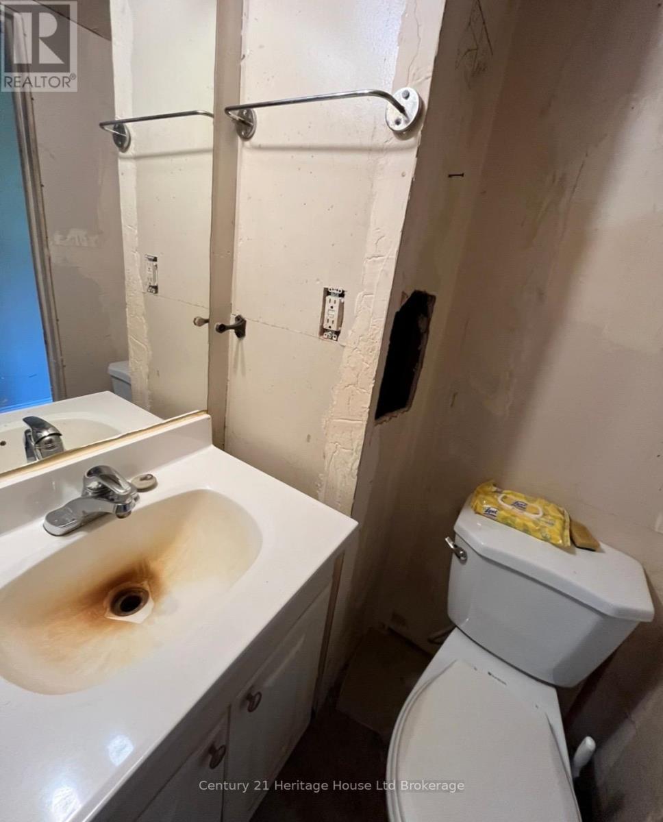 5 Hillcrest - 596101 Oxford 59 Highway, East Zorra-Tavistock (Hidden Valley), ON - Indoor Photo Showing Bathroom