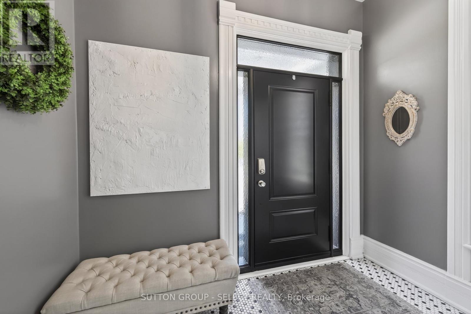 28 Wellington Street, St. Thomas, ON - Indoor