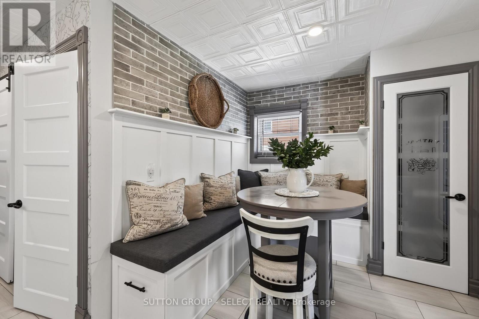 28 Wellington Street, St. Thomas, ON - Indoor