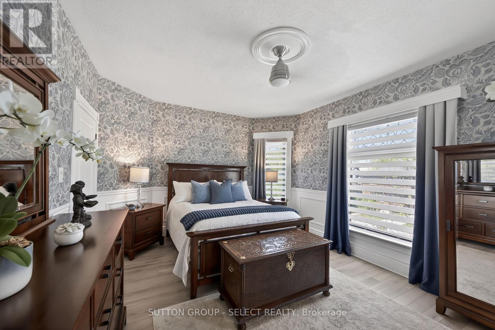 28 Wellington Street, St. Thomas, ON - Indoor Photo Showing Bedroom