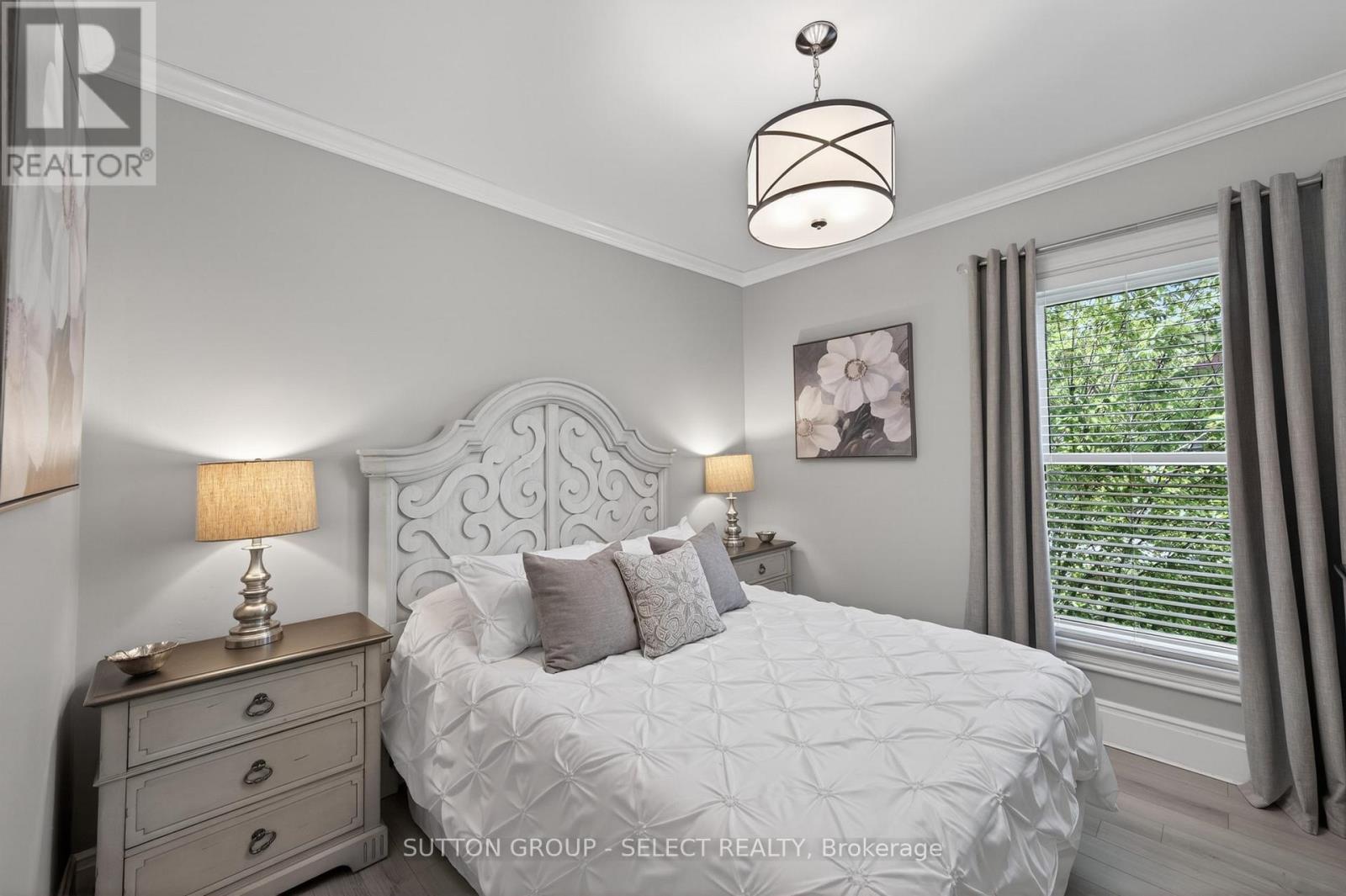 28 Wellington Street, St. Thomas, ON - Indoor Photo Showing Bedroom