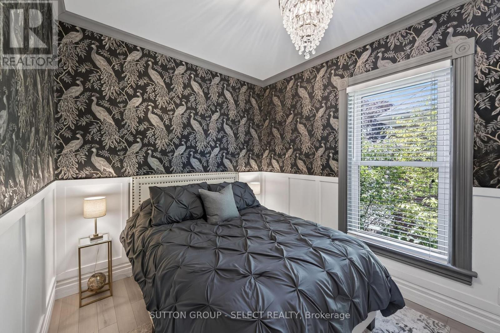 28 Wellington Street, St. Thomas, ON - Indoor Photo Showing Bedroom