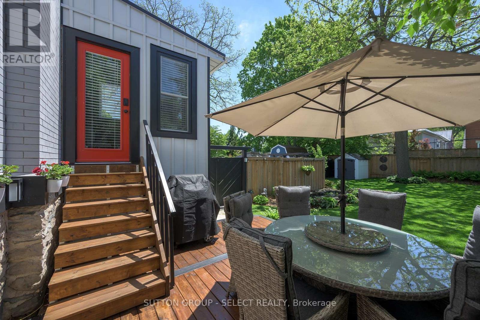 28 Wellington Street, St. Thomas, ON - Outdoor With Deck Patio Veranda