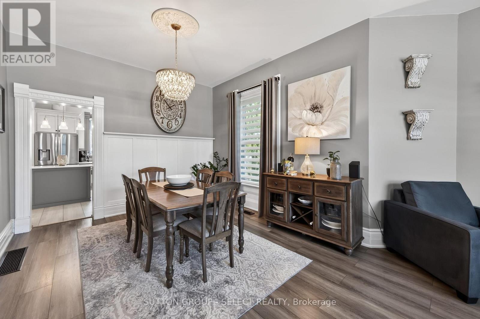28 Wellington Street, St. Thomas, ON - Indoor Photo Showing Dining Room