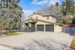 4 PETER Street  Flamborough, ON L8B 0Z4