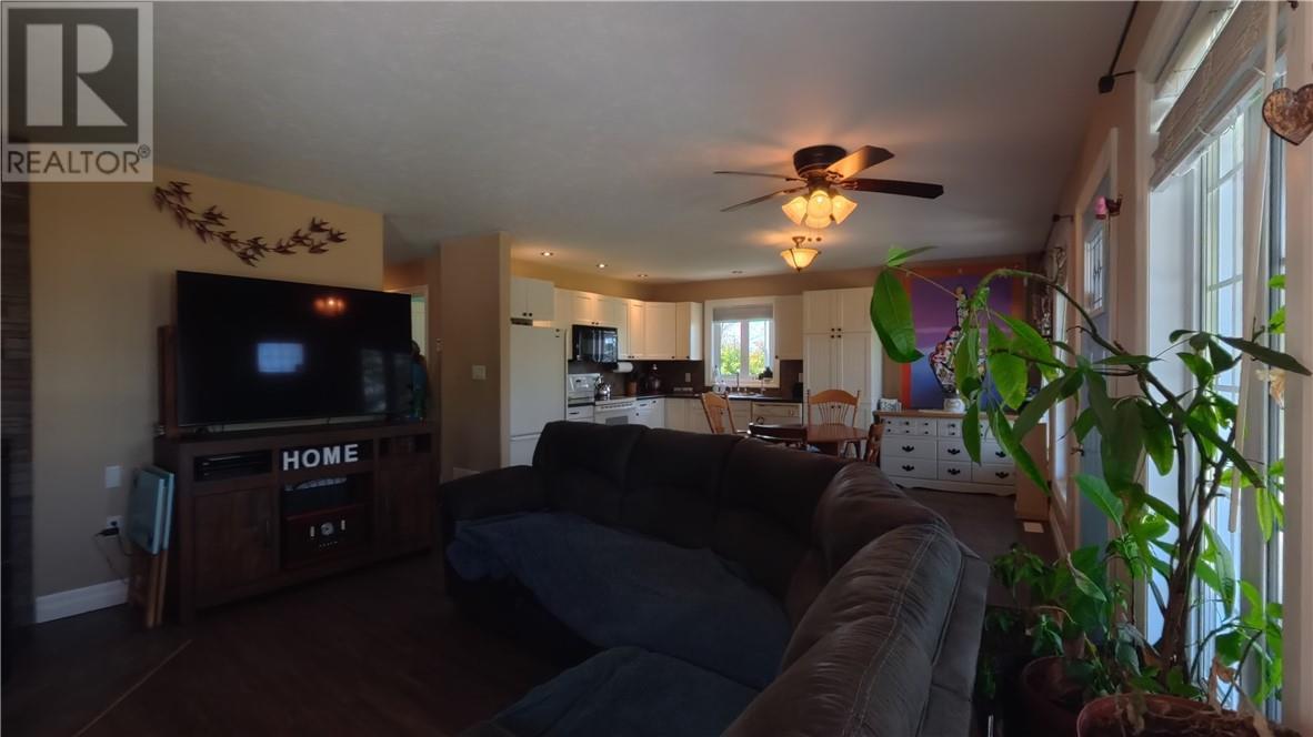 7225 Hwy 542, Mindemoya, ON