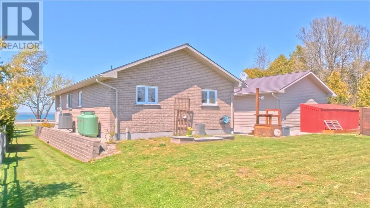 7225 Hwy 542, Mindemoya, ON