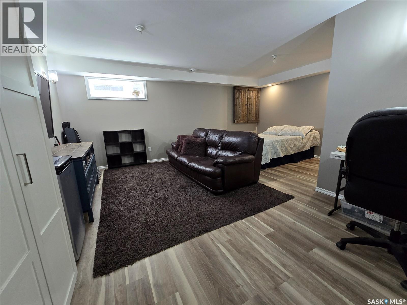 610 Barber Crescent, Weyburn, SK - Indoor