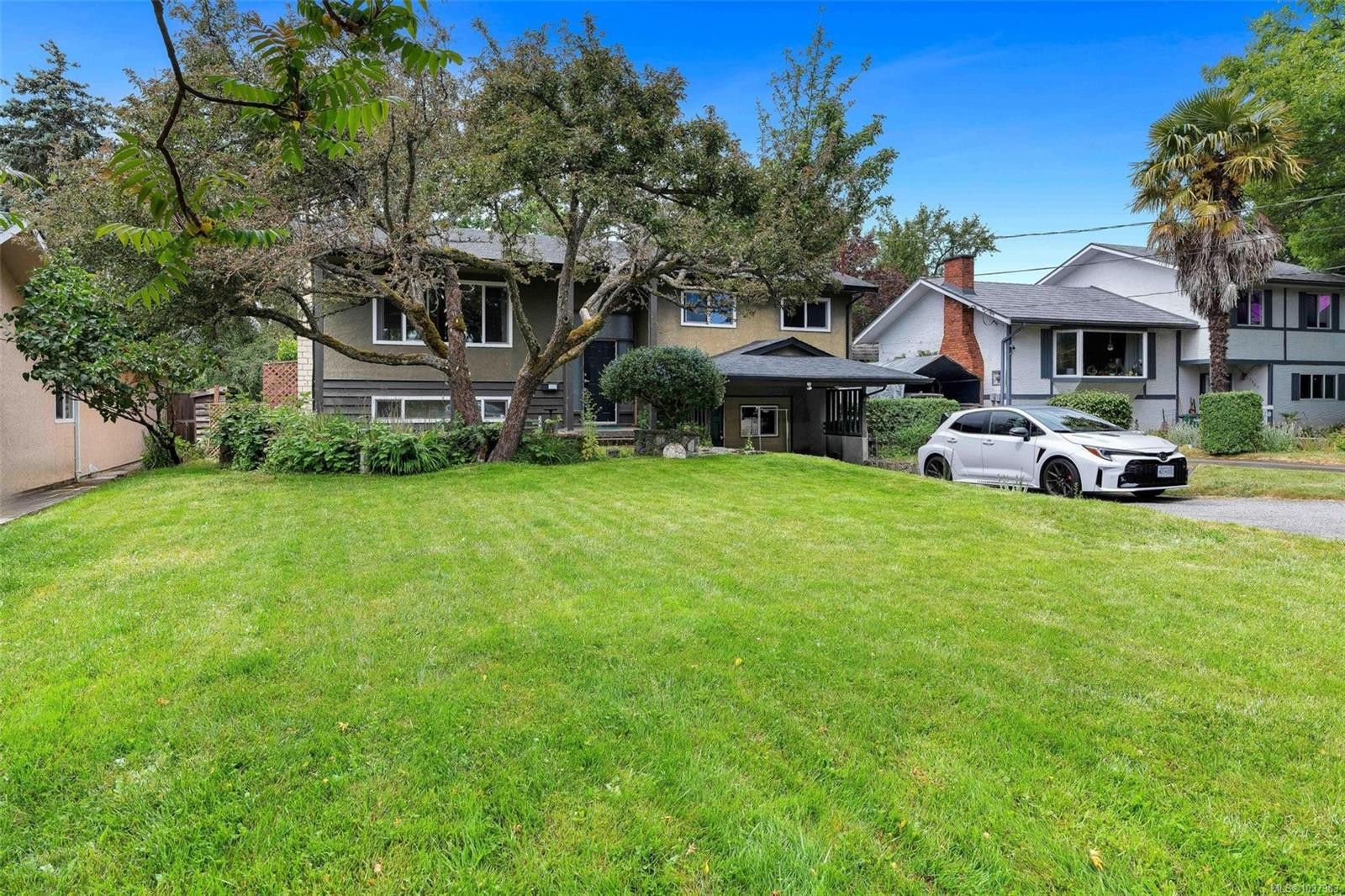 3958 Emerald Pl, Saanich, BC