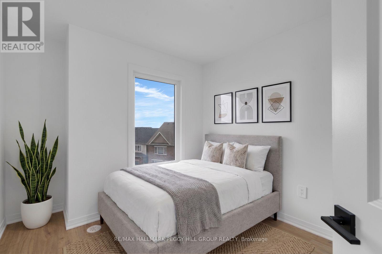 48 Brandon Crescent, New Tecumseth, ON - Indoor Photo Showing Bedroom