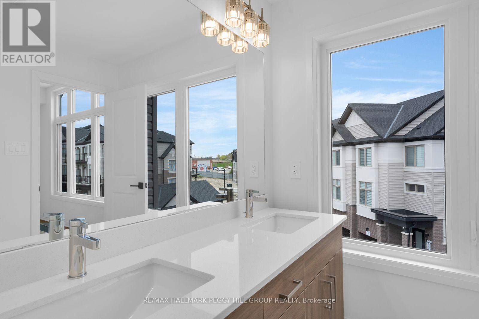 48 Brandon Crescent, New Tecumseth, ON - Indoor Photo Showing Bathroom