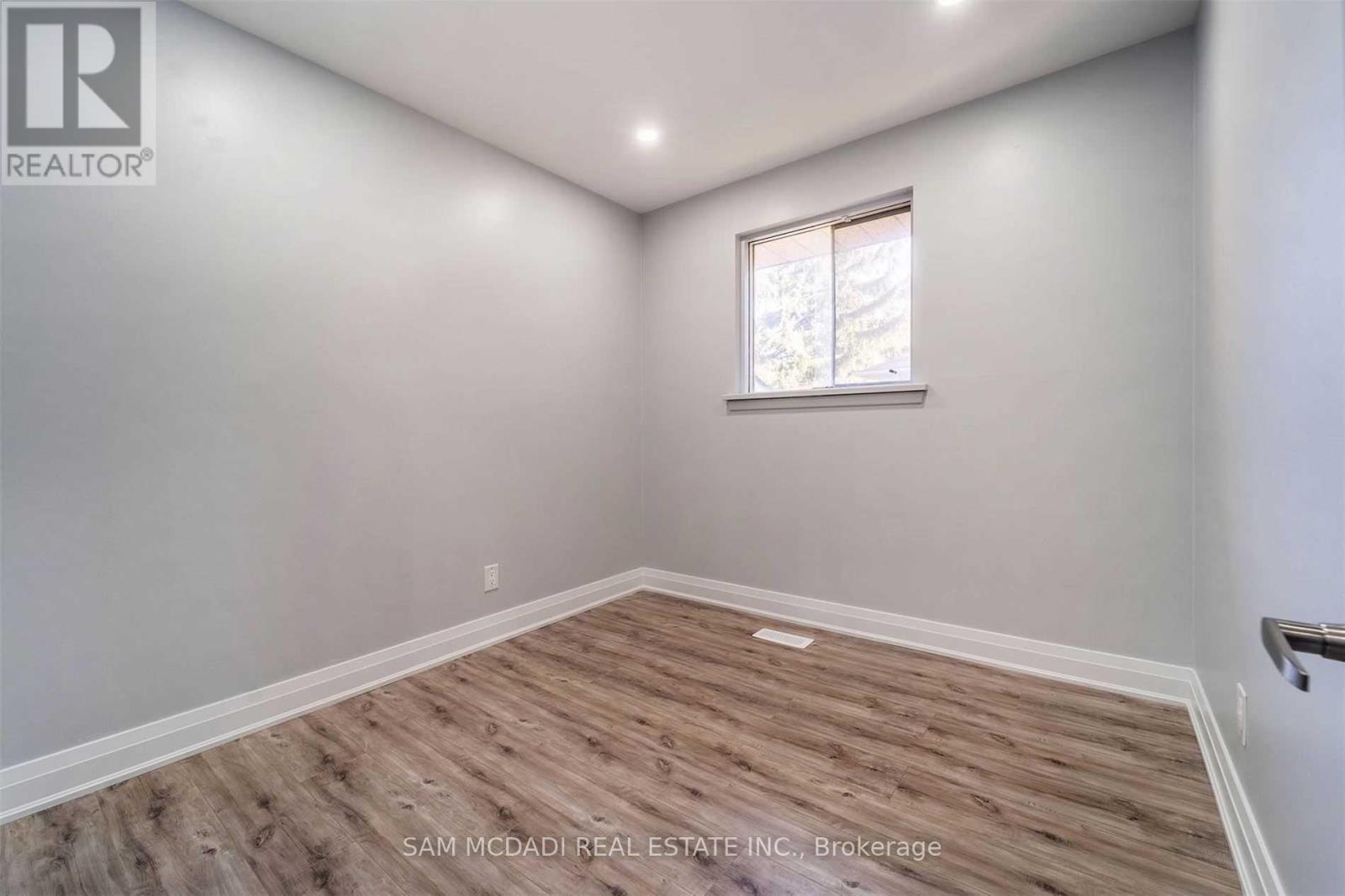 5318 Mericourt Road, Burlington, ON - Indoor Photo Showing Other Room