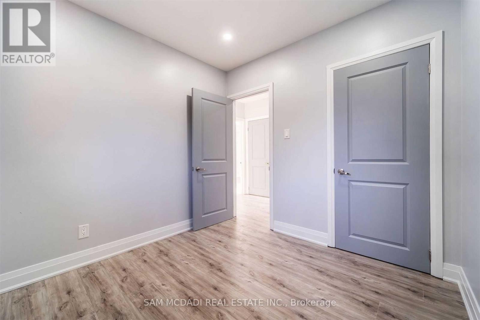 5318 Mericourt Road, Burlington, ON - Indoor Photo Showing Other Room