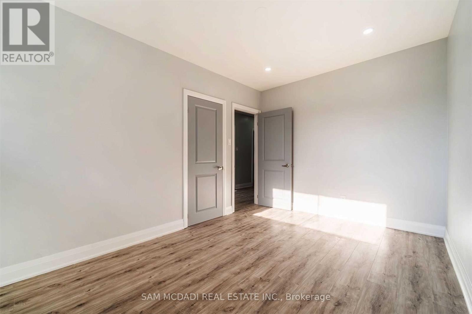 5318 Mericourt Road, Burlington, ON - Indoor Photo Showing Other Room