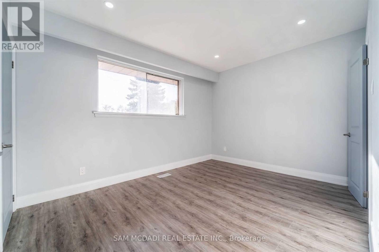 5318 Mericourt Road, Burlington, ON - Indoor Photo Showing Other Room
