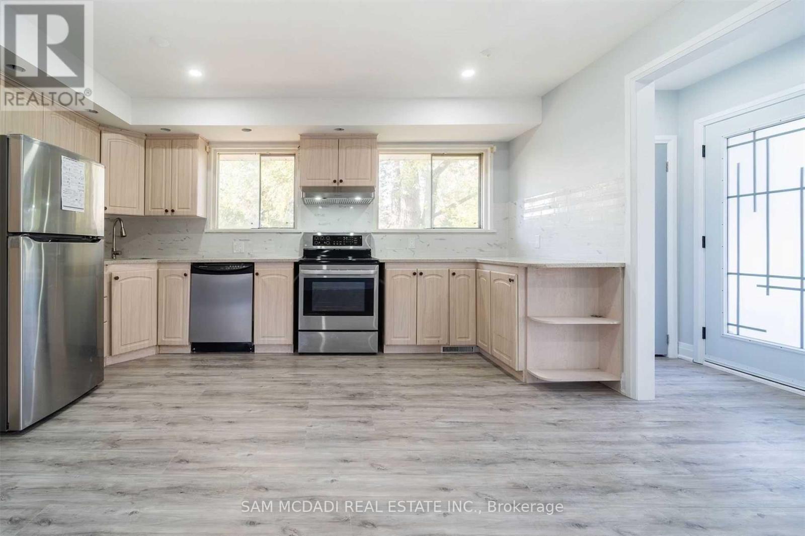 5318 Mericourt Road, Burlington, ON - Indoor Photo Showing Kitchen
