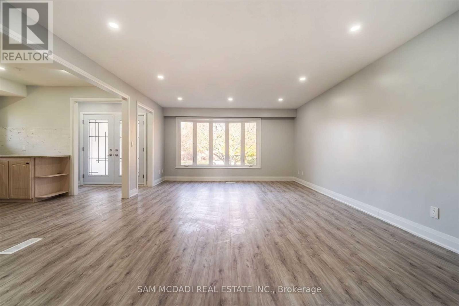 5318 Mericourt Road, Burlington, ON - Indoor Photo Showing Other Room
