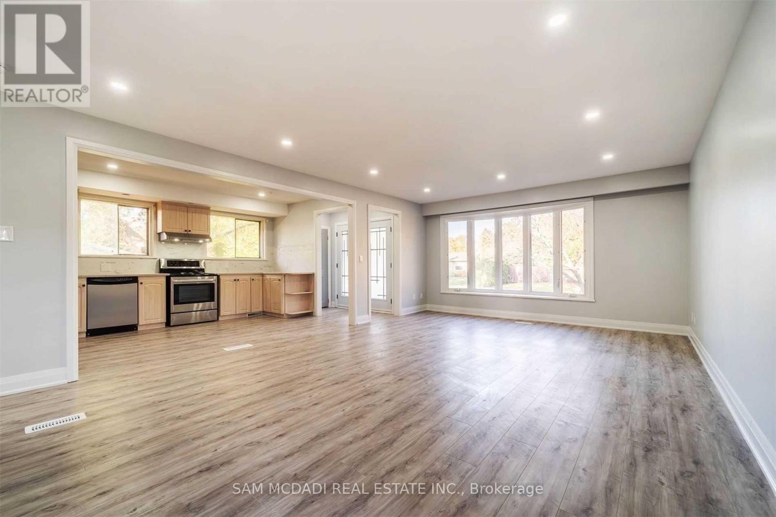 5318 Mericourt Road, Burlington, ON - Indoor