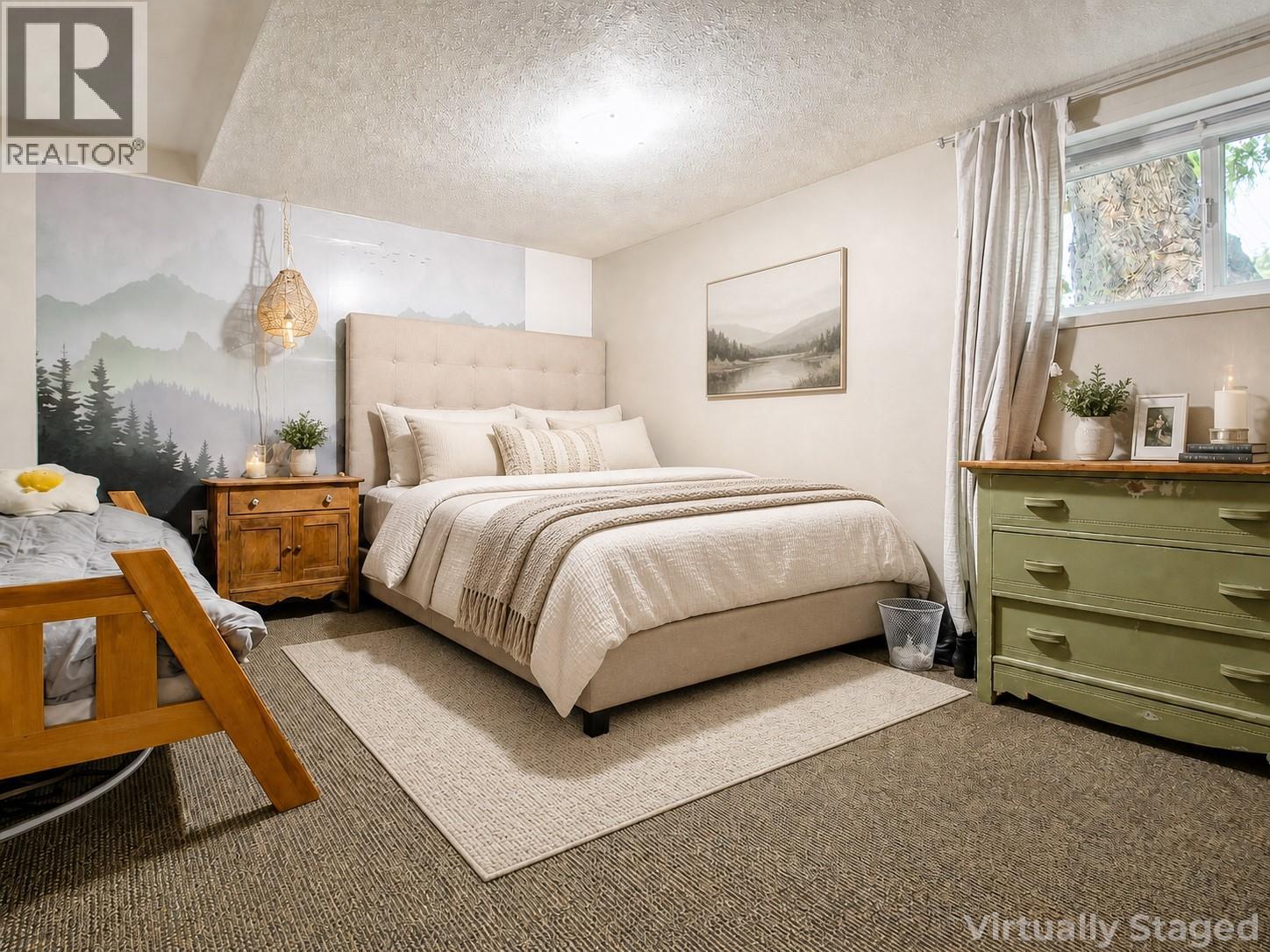7310 51 Street Ne, Salmon Arm, BC - Indoor Photo Showing Bedroom