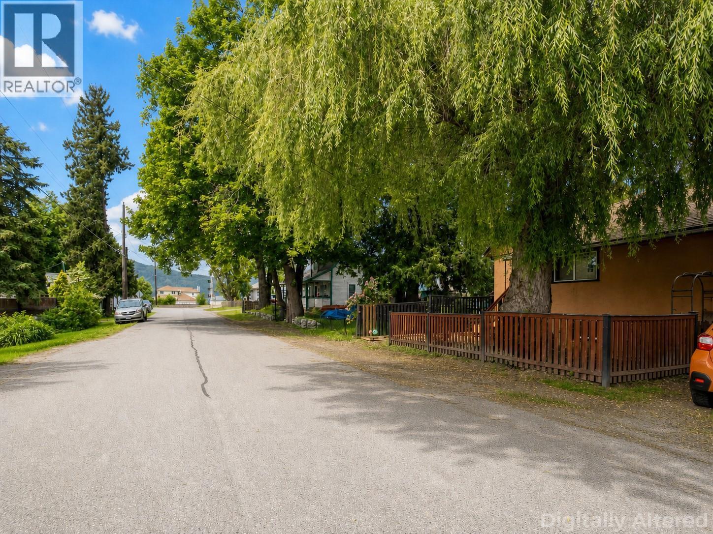 7310 51 Street Ne, Salmon Arm, BC - Outdoor