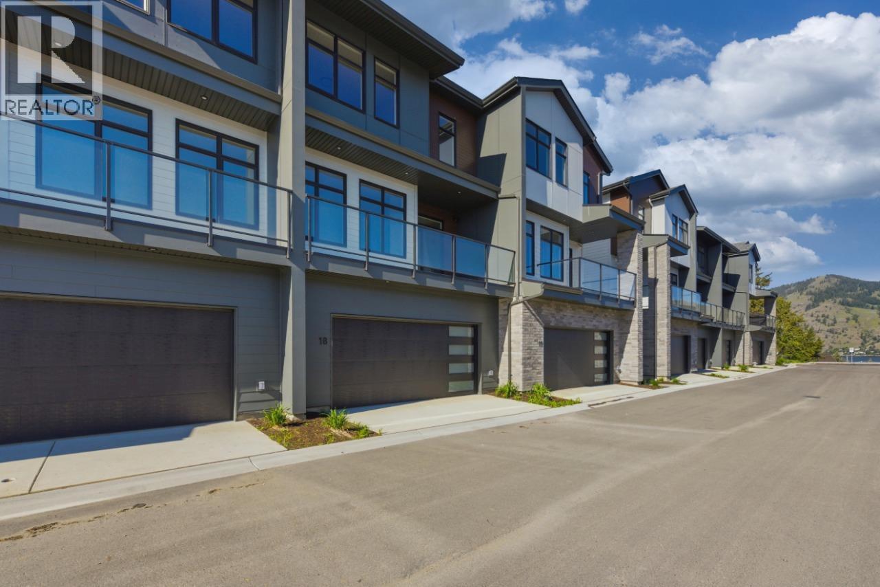 7599 Klinger Road Unit# 18, Okanagan Landing, BC - Outdoor With Balcony