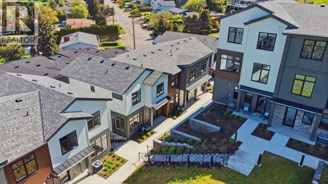 7599 Klinger Road Unit# 18, Okanagan Landing, BC - Outdoor