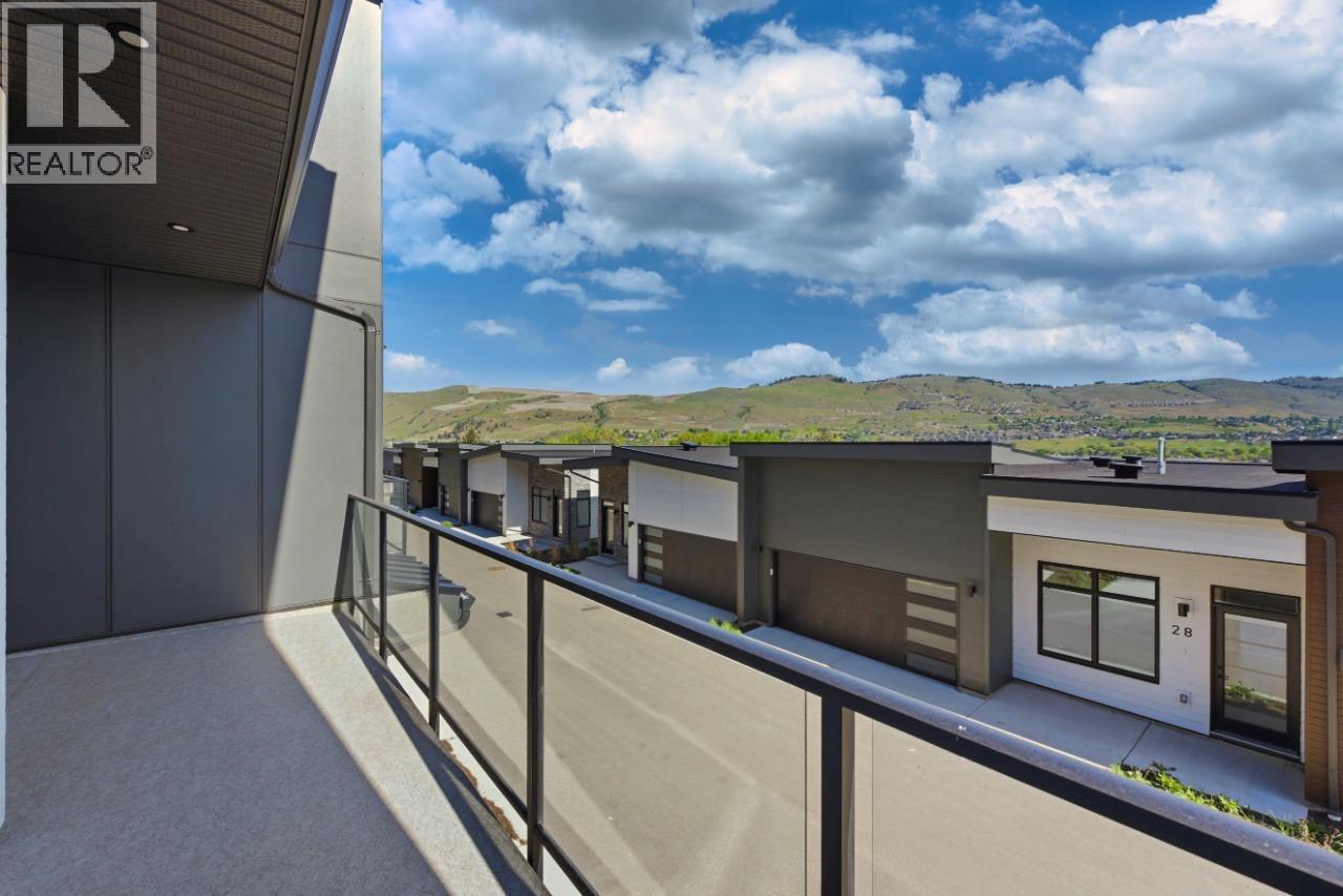 7599 Klinger Road Unit# 18, Okanagan Landing, BC - Outdoor With Balcony With View