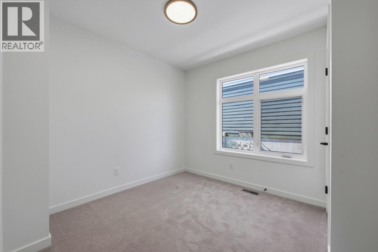 7599 Klinger Road Unit# 18, Okanagan Landing, BC - Indoor Photo Showing Other Room