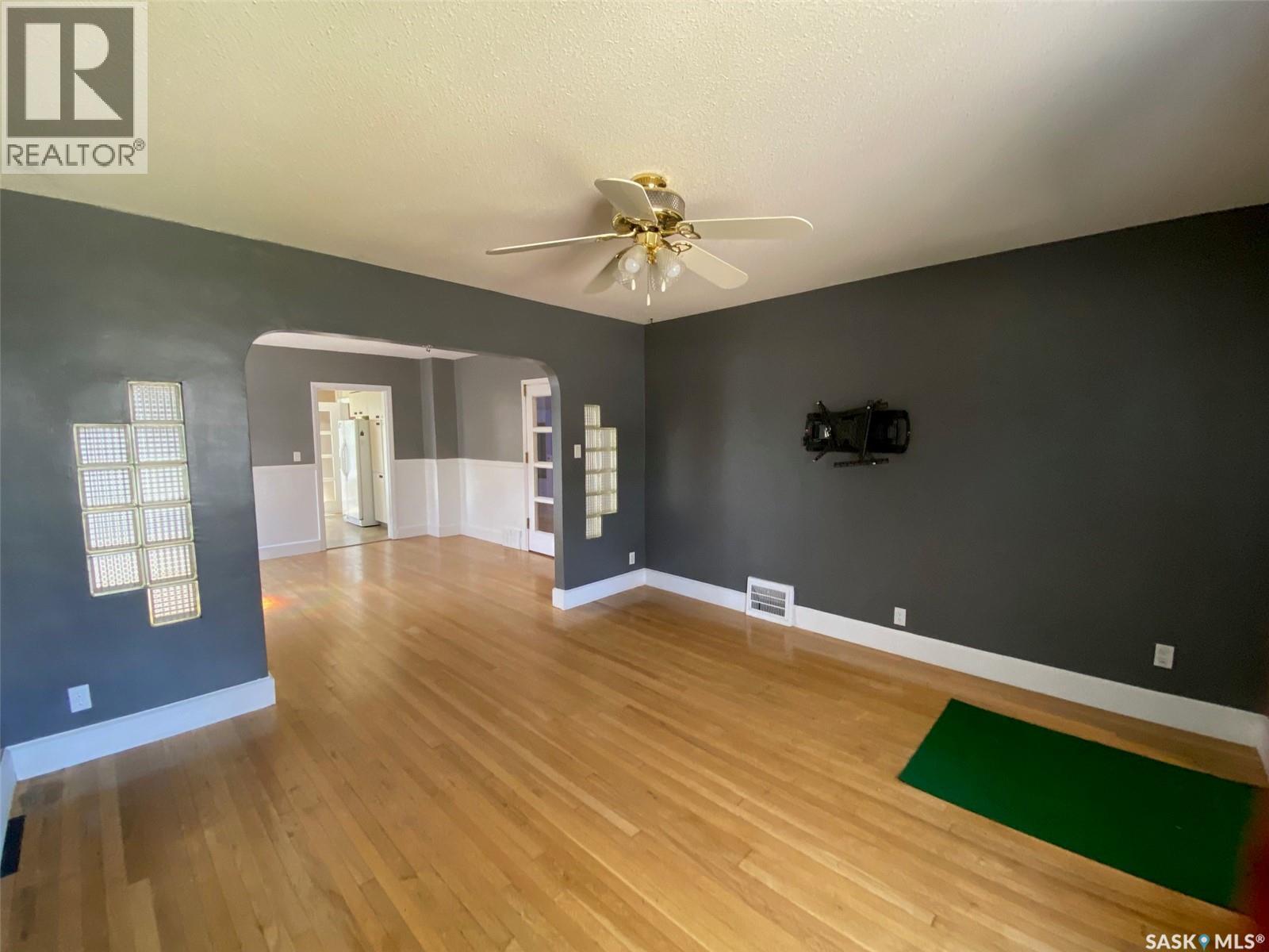210 First Avenue, Yorkton, SK - Indoor Photo Showing Other Room