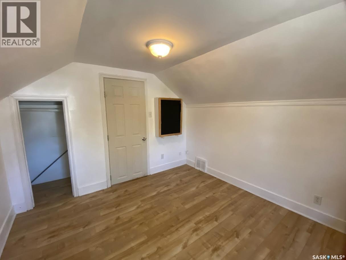 210 First Avenue, Yorkton, SK - Indoor Photo Showing Other Room