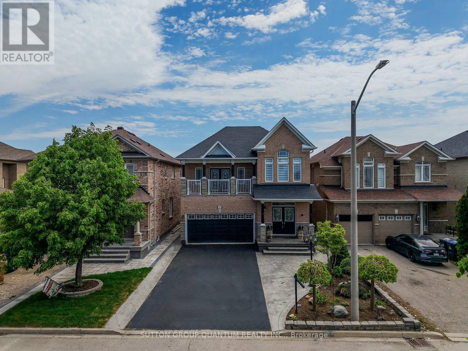 Front of house - 35 Devonsleigh Drive, Brampton, ON - Outdoor With Balcony With Facade