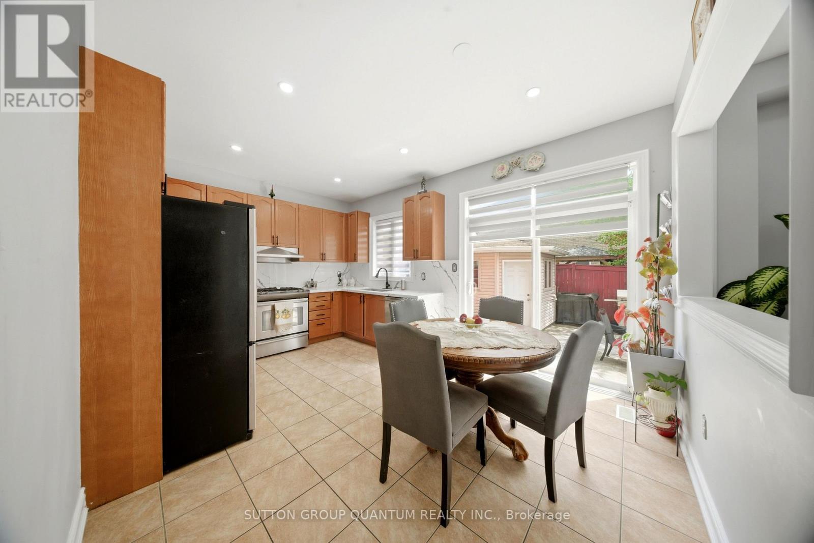 Kitchen - 35 Devonsleigh Drive, Brampton, ON - Indoor