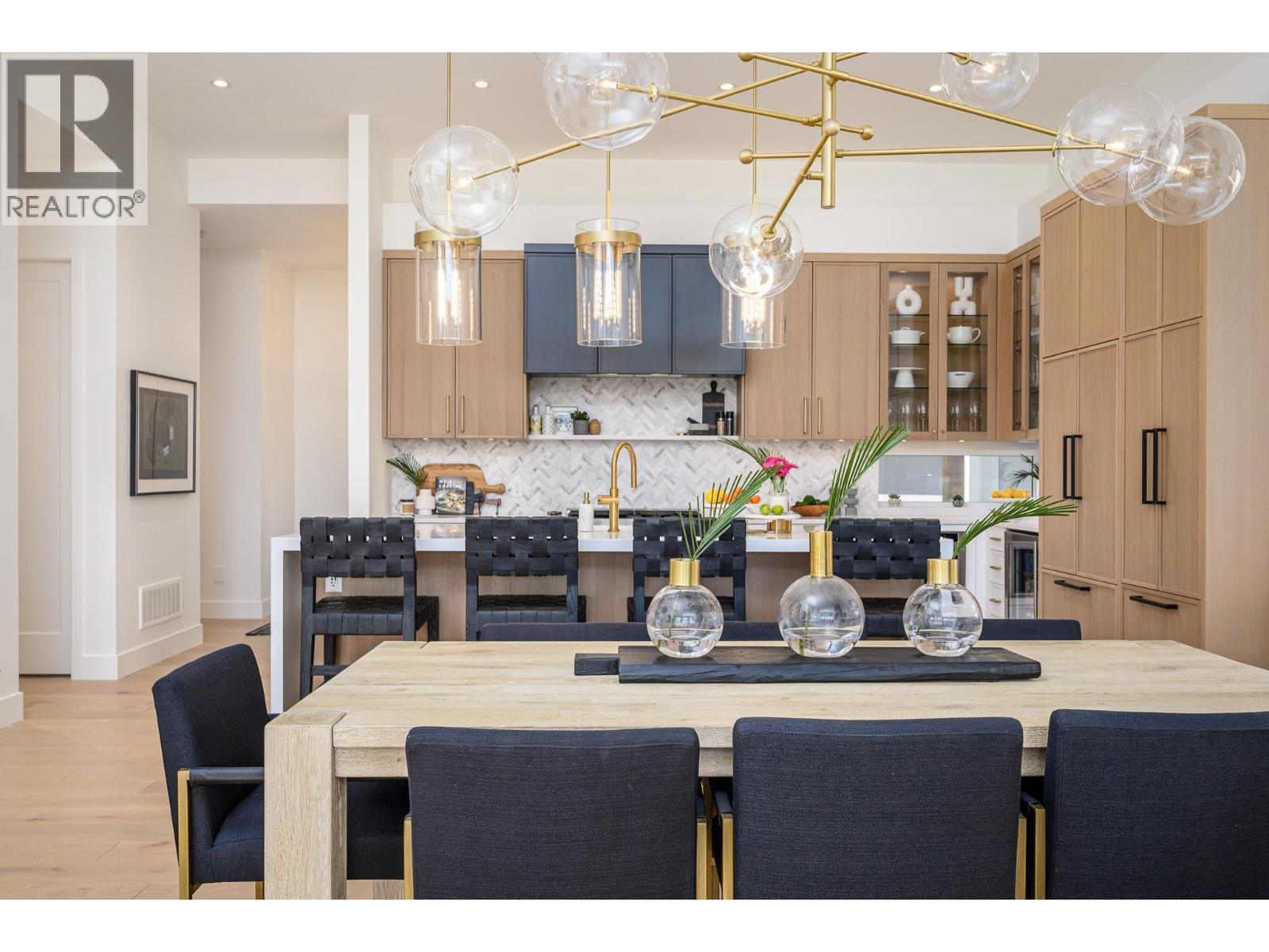 105 Predator Ridge Drive Unit# 21, Vernon, BC - Indoor Photo Showing Dining Room