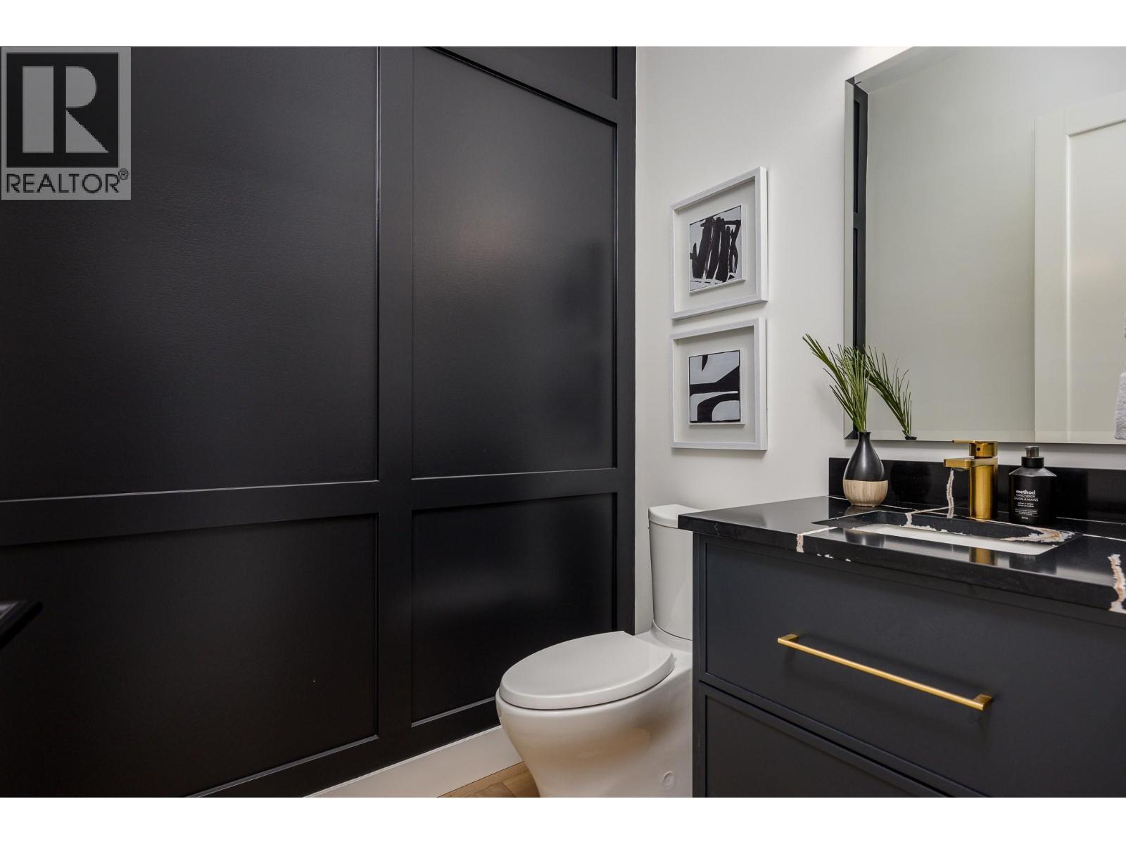 105 Predator Ridge Drive Unit# 21, Vernon, BC - Indoor Photo Showing Bathroom
